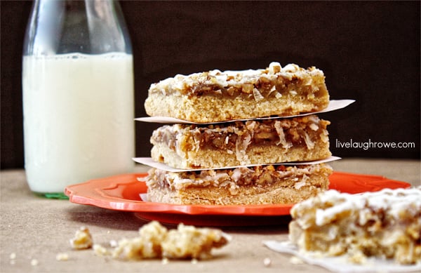 Delicious French Vanilla Dream Bars with livelaughrowe.com